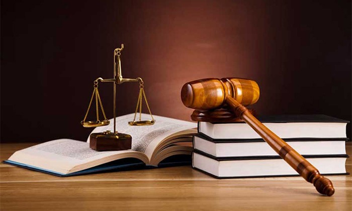 تنظیم و بررسی قراردادها